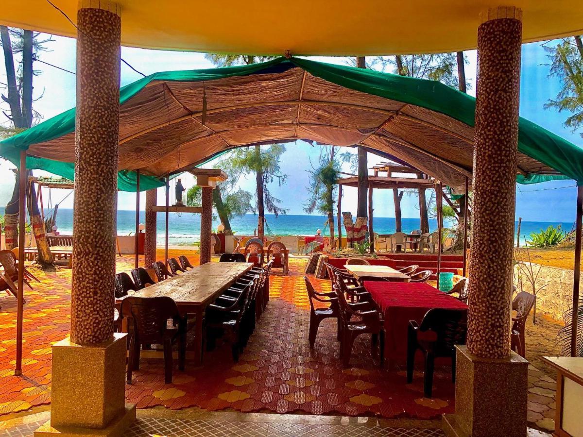 Sam & San Beach Resort Vengurla ภายนอก รูปภาพ