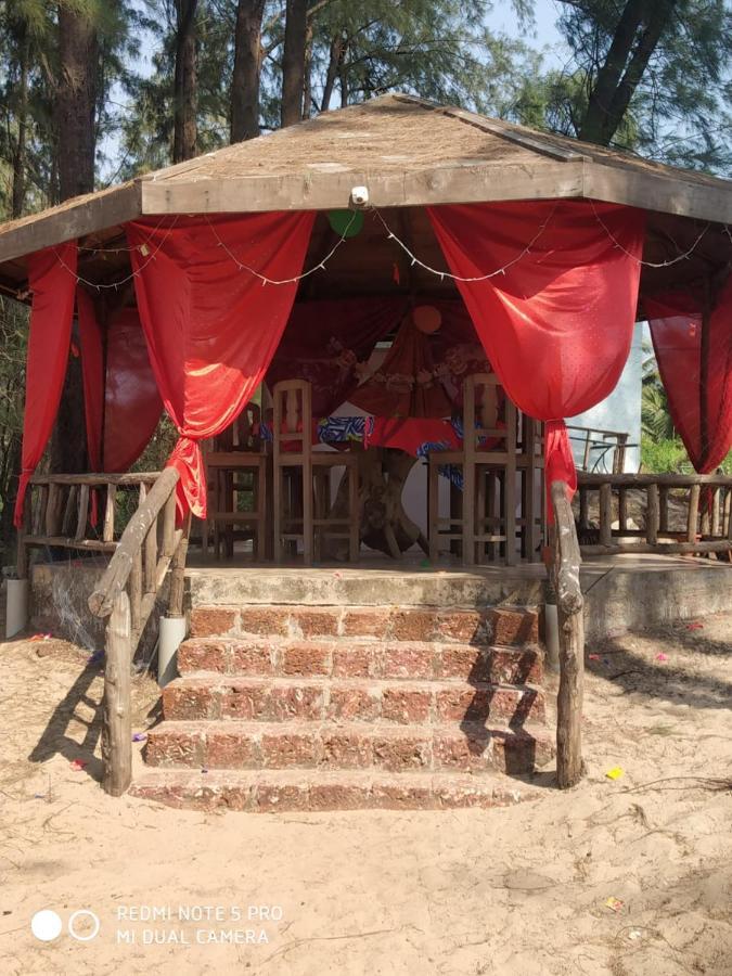 Sam & San Beach Resort Vengurla ภายนอก รูปภาพ
